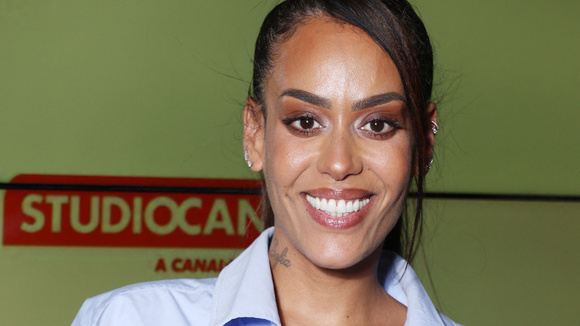 Amel Bent : son projet surprise en parallèle de "The Voice"