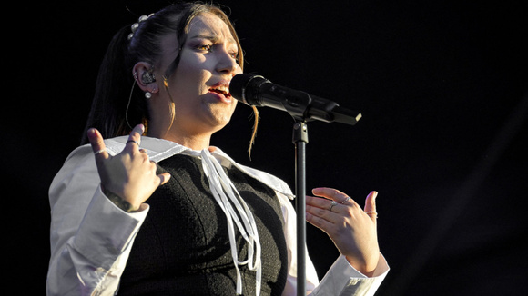 Linh dévoile le single "Dans ton téléphone"