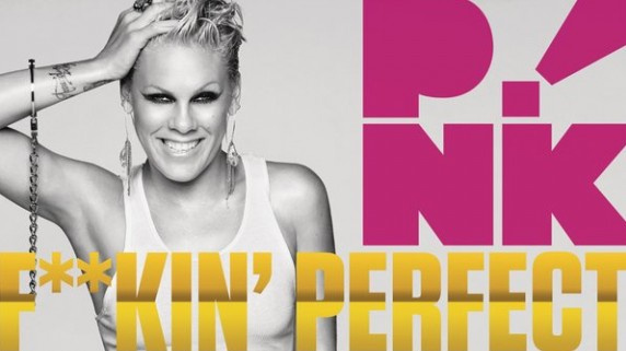 Pink se défend de promouvoir le suicide