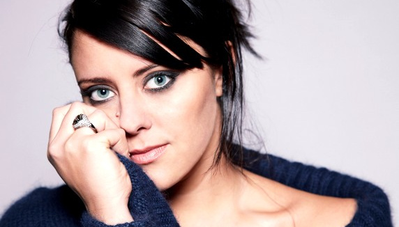 Aurélie Cabrel la fille de Francis, sort son album