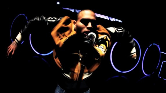 Chris Brown annonce "Fortune" et reprend Jay-Z
