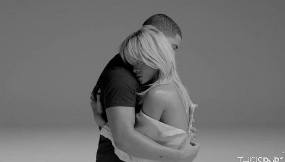 Rihanna & Drake enlacés pour leur nouveau clip