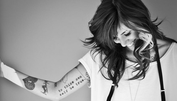 Christina Perri prend de la "Distance"