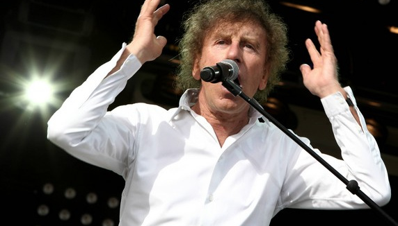Alain Souchon joue les prolongations au Bataclan