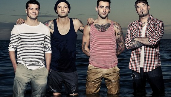 Sheryfa Luna & Hedley sur "Kiss You Inside Out"