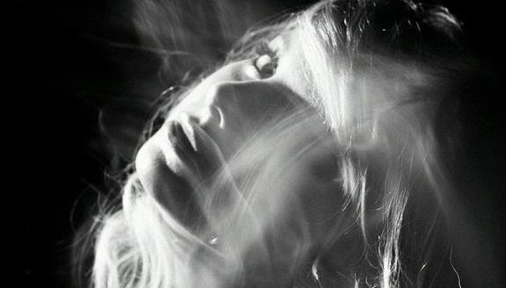 Little Boots : écoutez le single "Broken Record" !