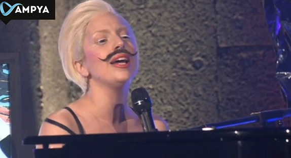 Lady Gaga chante "Gypsy" en live