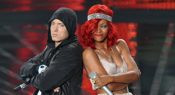 Top Singles : Eminem et Rihanna résistent