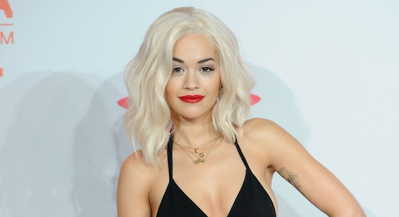 Rita Ora fait un malaise durant un photoshoot