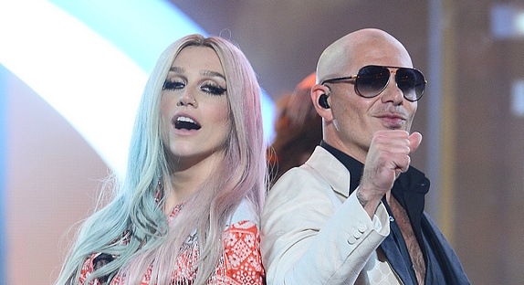 Pitbull : "Timber" devait être en duo avec Rihanna