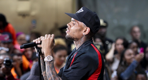 Chris Brown : écoutez son single "Loyal" !