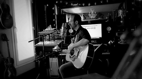 Calogero en acoustique pour son nouveau single