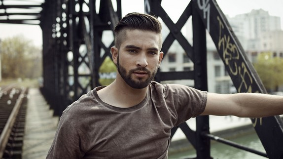 Radio/TV : Kendji en hausse avec ses trois singles