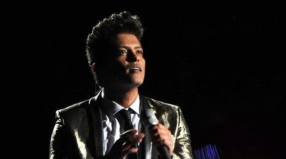 Top Singles : Mark Ronson prend le large