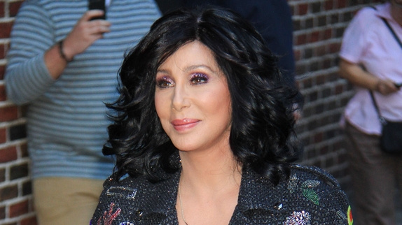 Cher annonce son retour en studio