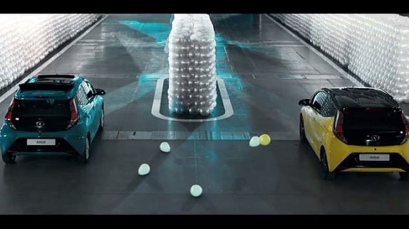 Musique de pub Aygo : qui chante ?