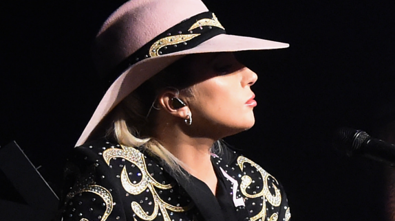 Lady Gaga dévoile "A-Yo"