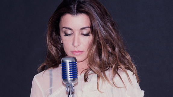 Jenifer : écoutez sa chanson en corse !