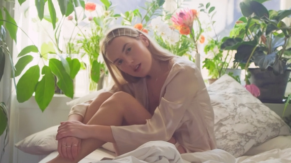 Marlene revient nous réchauffer avec "Next to me"
