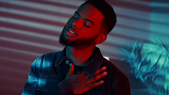 Bryson Tiller s'enflamme dans "Run Me Dry"