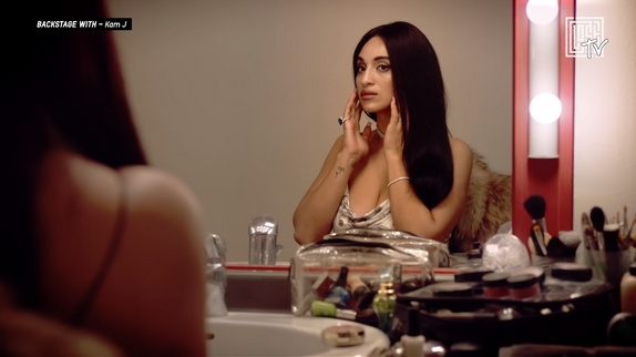 Camélia Jordana se la joue "Gangster"