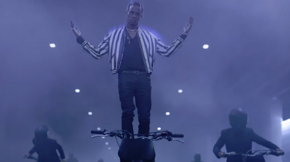 Travis Scott convie ses bikers sur "CAN'T SAY"