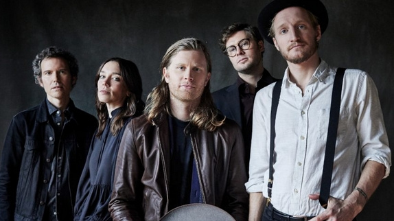 The Lumineers chante "Gloria"