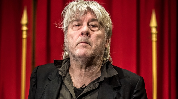 Arno, atteint d'un cancer, reporte 13 concerts