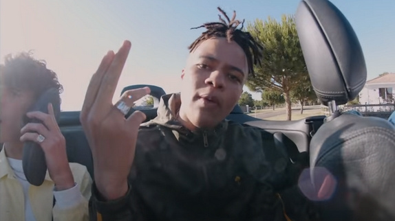 Todd : le clip estival de "Boy 2"