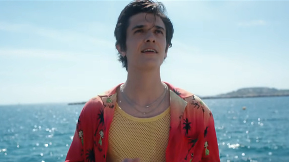 Kungs à la fête dans "Never Going Home"