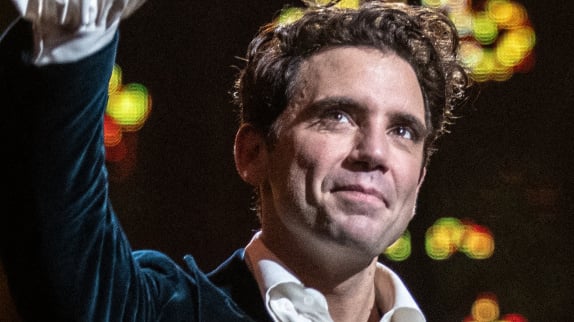 Malade, Mika annule deux concerts