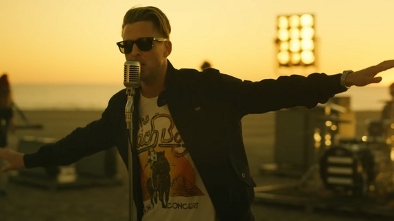 OneRepublic cartonne avec "I Ain't Worried"