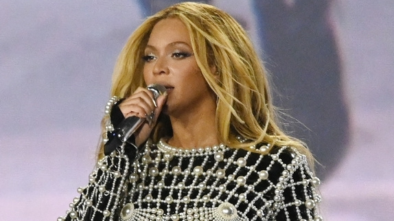 Beyonce rend hommage à Tina Turner
