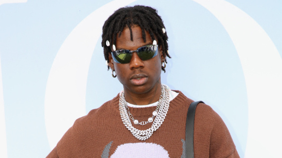 Rema poursuit son ascension avec l'EP "Ravage"