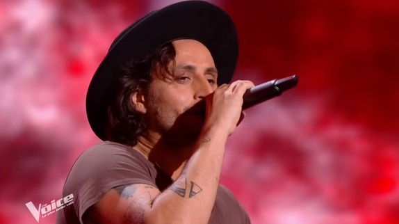 The Voice : éliminé, ce candidat séduit avec son single