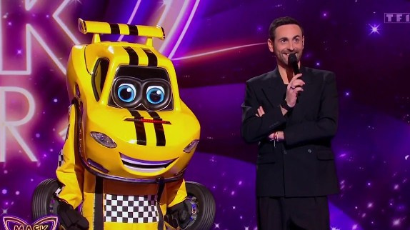 Mask Singer : le Bolide éliminé, voici la star cachée sous le costume