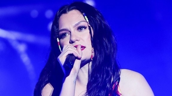 Jessie J reporte sa tournée après son opération