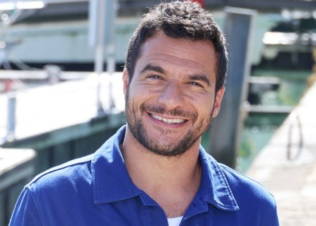 Amir romantique sur "À l'imparfaite"