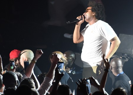 Ce célèbre chanteur annule toute sa tournée
