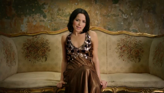 Andrea Corr dévoile son nouveau clip