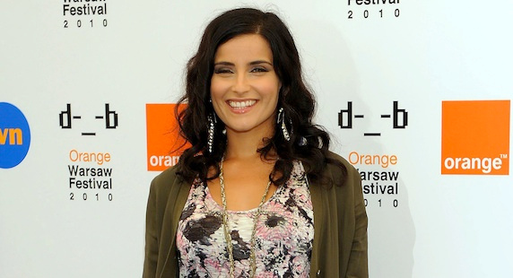 Nelly Furtado enchaîne avec "Something"