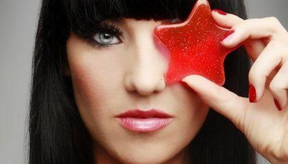Tara McDonald : son nouveau single "Fix of You"