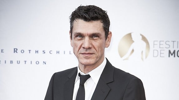 M. Lavoine chante "Ma maman est en Amérique"