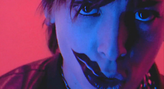 Mademoiselle K de retour avec "Glory"