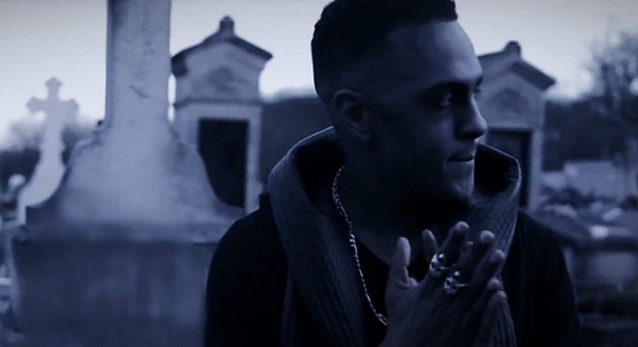 Colonel Reyel règle ses comptes dans son clip