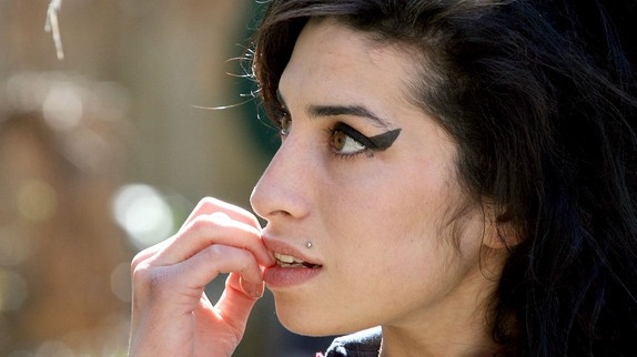 A. Winehouse en hologramme : son père dément