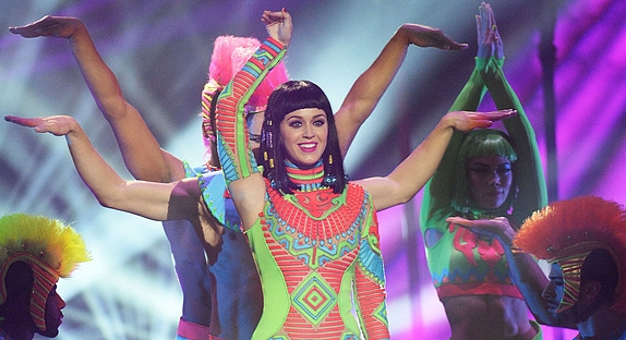 Katy Perry confirme le single "Birthday" !