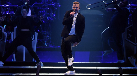 J. Timberlake : surprise à un fan en plein concert