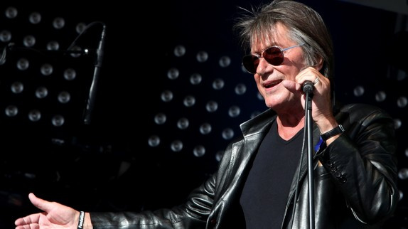 Dutronc : "Un album ? De là à ce qu'il soit bien..."