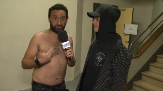 Justin Bieber déshabille Cyril Hanouna (vidéo)